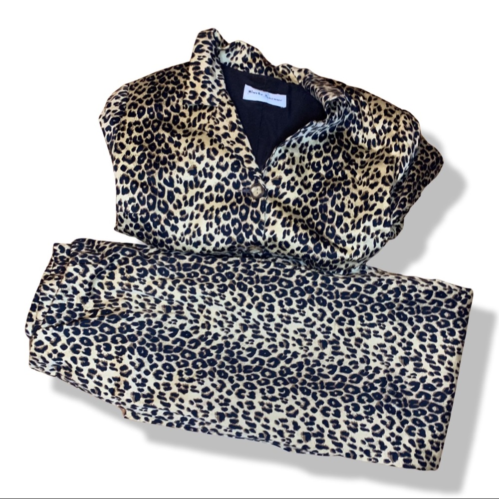 Size 16 80’s vintage leopard print suit set